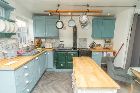 1 Clwyd Terrace, Llandyrnog, Denbigh, LL16 4YG