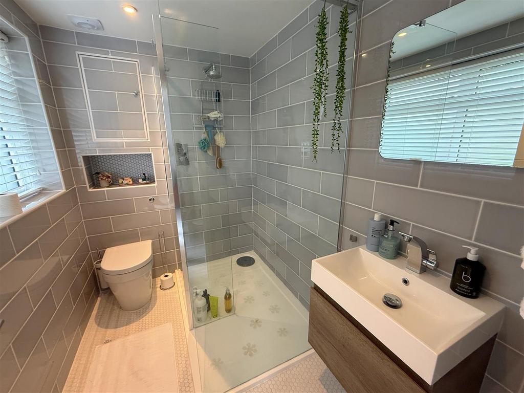 Studio/Annexe Shower Room