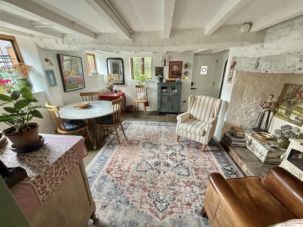 Sitting/Dining Room