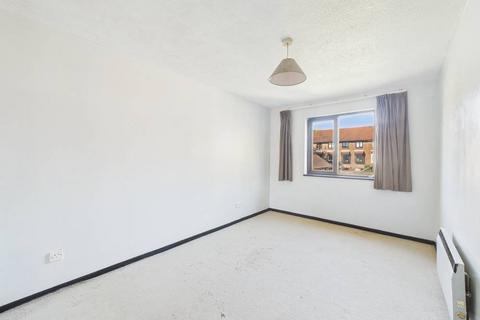 2 bedroom apartment for sale, Foxwood Close, Feltham, Middlesex, TW13