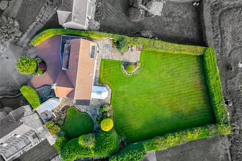 4 bedroom detached house for sale, Paddock Green, East Keswick, LS17
