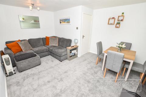 2 bedroom flat for sale, London Road, Benfleet