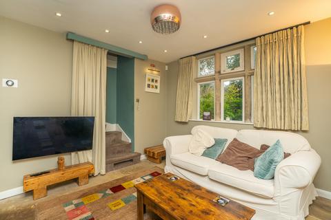 2 bedroom detached house for sale, North Close, Leeds LS8