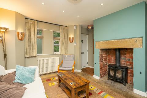 2 bedroom detached house for sale, North Close, Leeds LS8