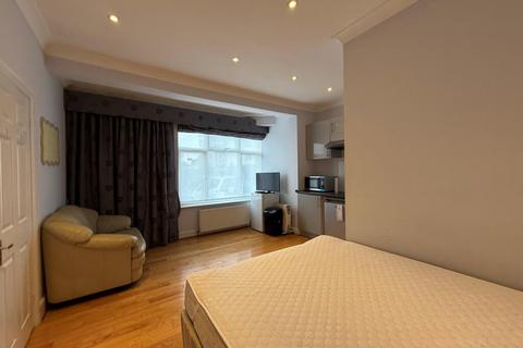 undefined, Upper Richmond Road, London SW15