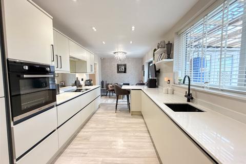 15 Bracken Drive, Gateshead, NE11 9QP
