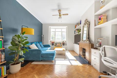 2 bedroom flat for sale, Richmond Road, East Twickenham TW1