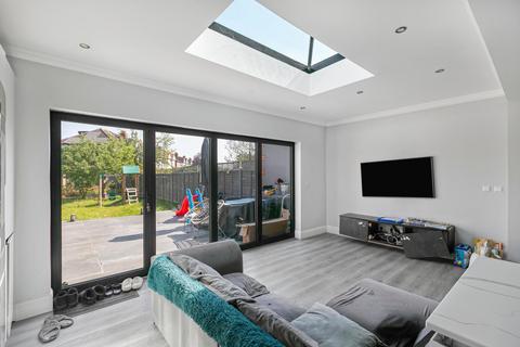 3 bedroom semi-detached house to rent, Aylward Road, London, SW20