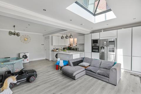 3 bedroom semi-detached house to rent, Aylward Road, London, SW20