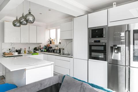 3 bedroom semi-detached house to rent, Aylward Road, London, SW20