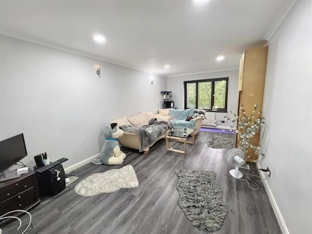 Lounge: