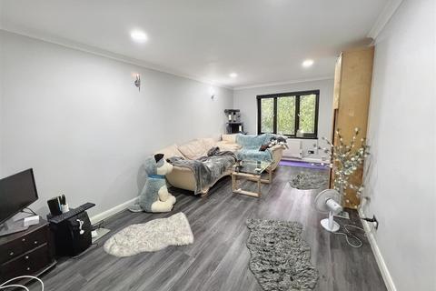 undefined, Maldon Close, Stratford
