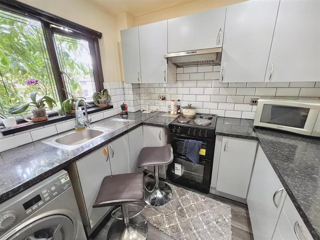 Kitchen: