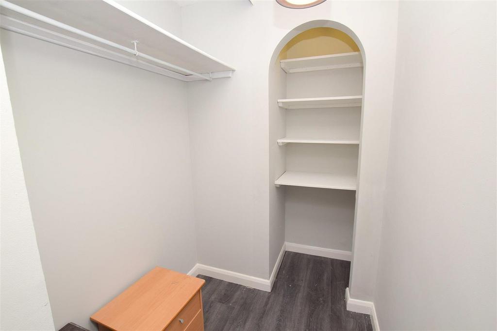 Dressing Area: