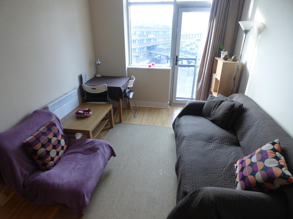 Gerry Raffles Square, Stratford E15 1 bed flat to rent - £1,650 pcm (£ ...