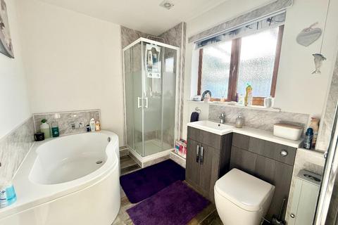 5 bedroom detached house for sale, Coker Road, Canvey Island