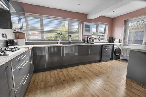 29 New Road, Sidemoor, Bromsgrove, B61 8QB