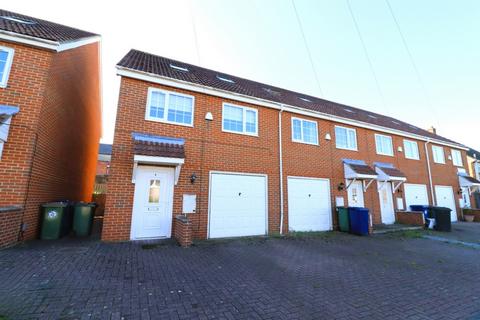 3 bedroom house for sale, Roseberry Place, Skelton, TS12