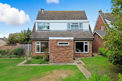 3 bedroom detached house for sale, St. Cleres Way, Danbury, Chelmsford