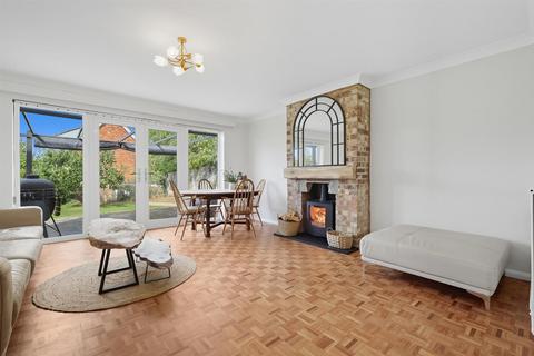 3 bedroom detached house for sale, St. Cleres Way, Danbury, Chelmsford