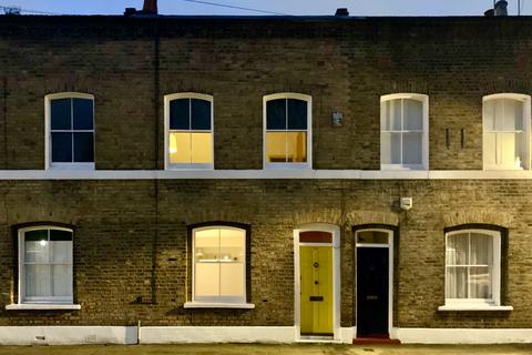 undefined, Quilter Street, London E2