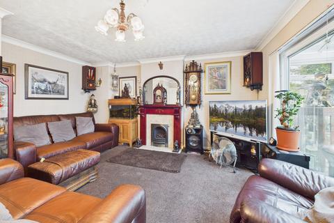 4 bedroom detached house for sale, Grace Drive, Nottingham