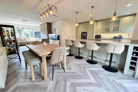 4 bedroom detached house for sale, School Road, Thornton FY5