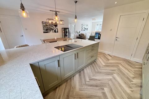 4 bedroom detached house for sale, School Road, Thornton FY5