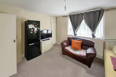 undefined, Brabazon Road, Hounslow