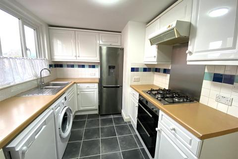 3 bedroom flat for sale, Arlington Road, Eastbourne