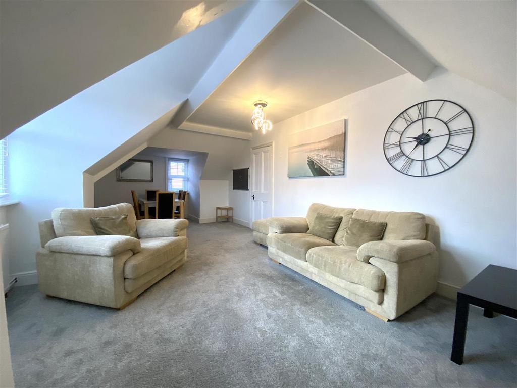Lounge 01.jpg