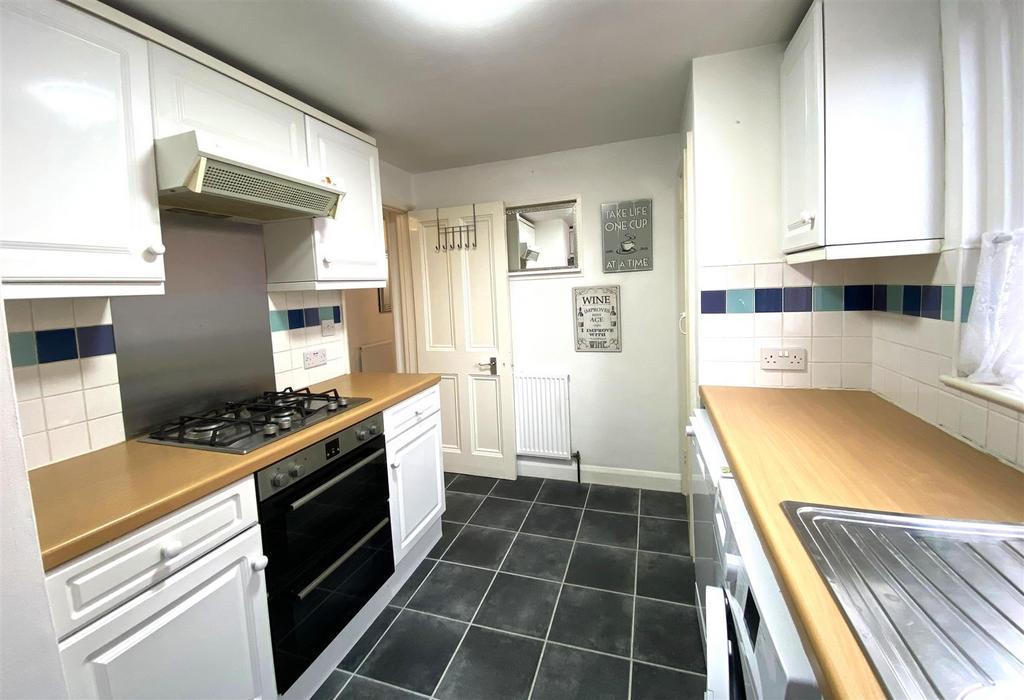 Kitchen 2.jpg