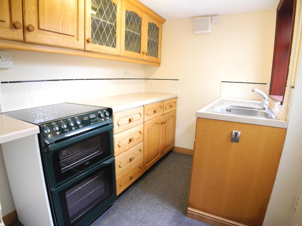 Kemps Lane, Beccles 2 bed terraced house £590 pcm (£136 pw)