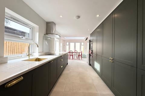 5 bedroom semi-detached house to rent, 5 Stockmore Street, Oxford