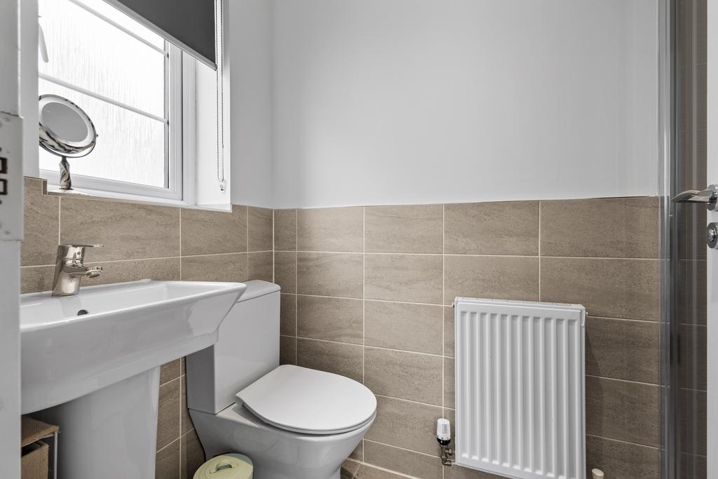 Bedroom 2 ensuite