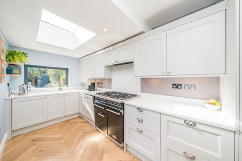 39 Heathfield North, Twickenham, TW2 7QN