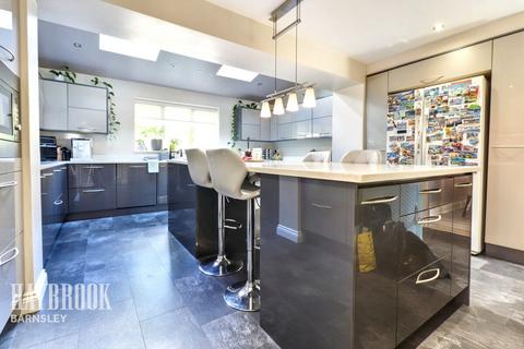 undefined, Manor Fields, Great Houghton