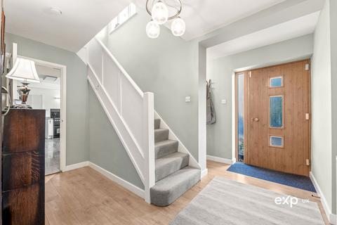 5 bedroom detached house for sale, Mavis Avenue, Nottingham NG15