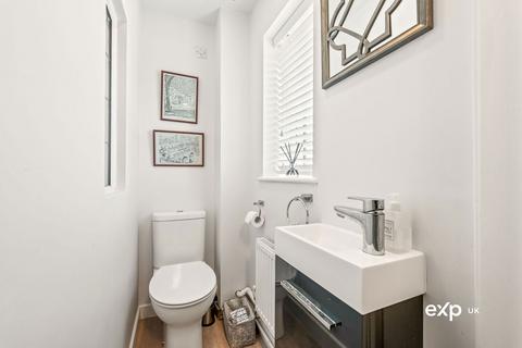 5 bedroom detached house for sale, Mavis Avenue, Nottingham NG15