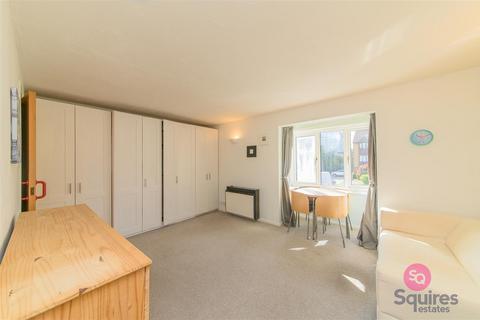 17 Pasteur Close, London, NW9 5HQ