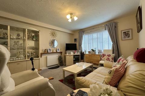 1 bedroom flat for sale, Outwood Common Road, Billericay CM11