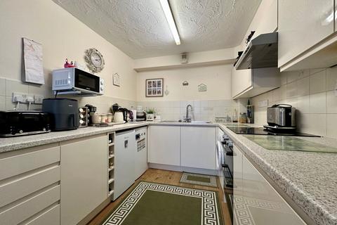 1 bedroom flat for sale, Outwood Common Road, Billericay CM11