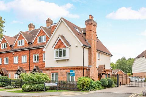 1 Rouse Close, Weybridge, KT13 9DH