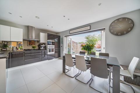 1 Rouse Close, Weybridge, KT13 9DH