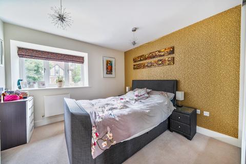 1 Rouse Close, Weybridge, KT13 9DH
