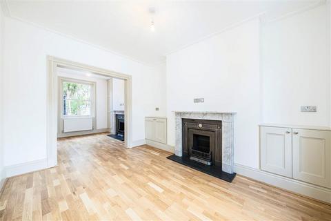 undefined, Walnut Tree Walk, London SE11
