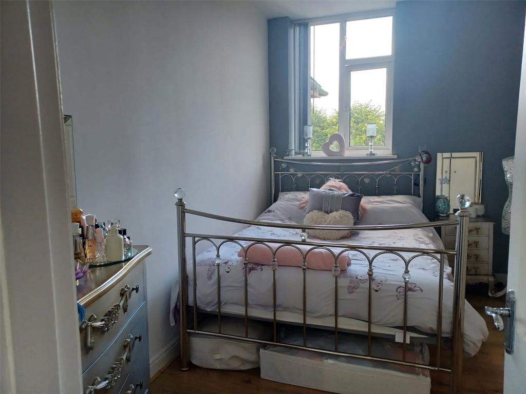 21a Apt Bedroom