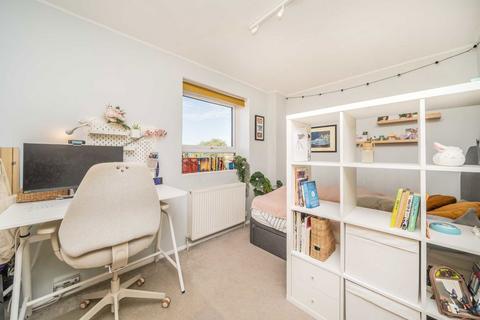 2 bedroom flat for sale, Richmond Park Road, Kingston Upon Thames KT2