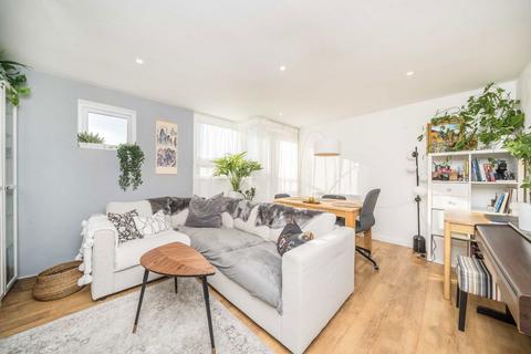2 bedroom flat for sale, Richmond Park Road, Kingston Upon Thames KT2