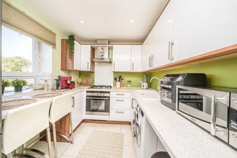 2 bedroom flat for sale, Richmond Park Road, Kingston Upon Thames KT2